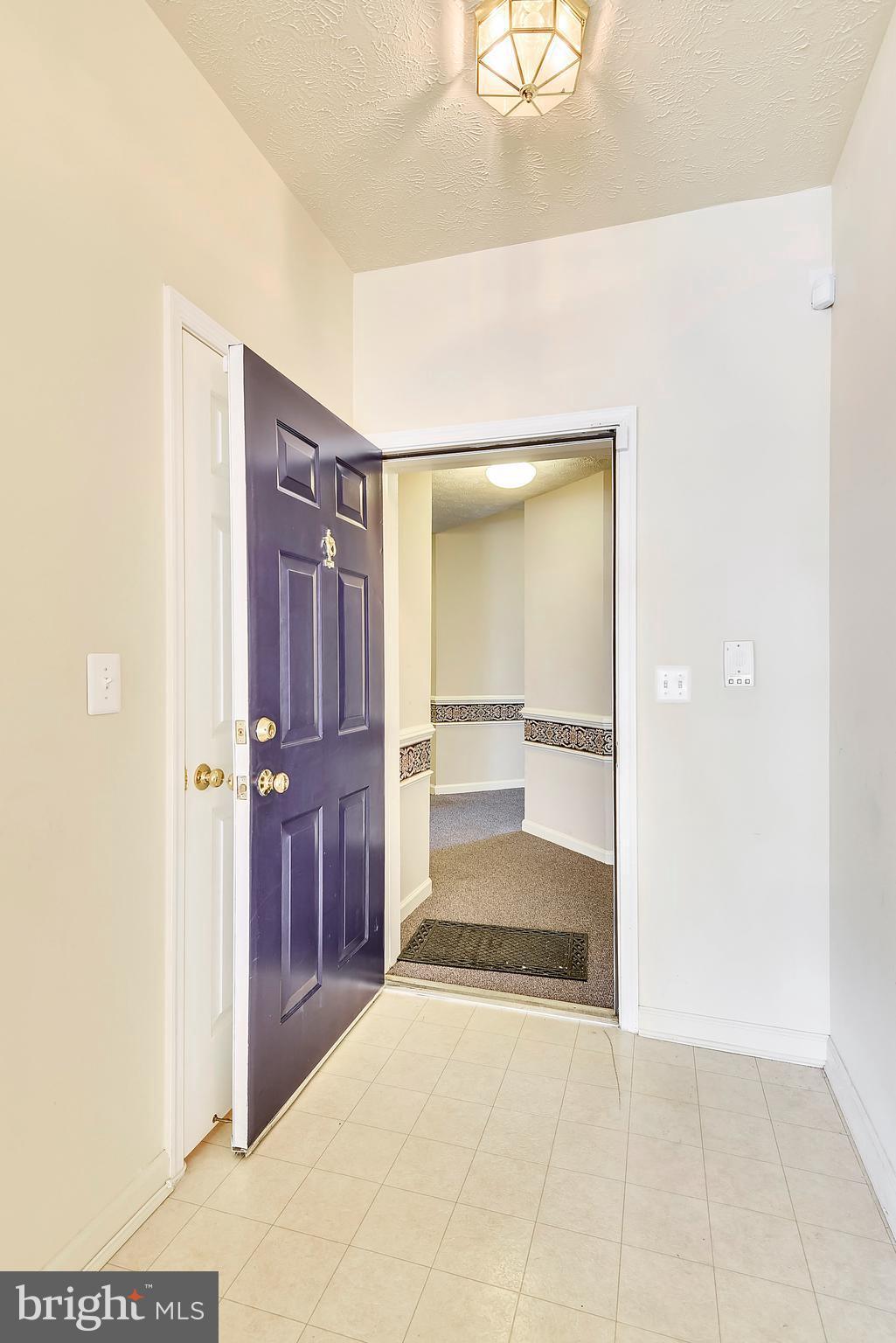 5474 Glenthorne Court Baltimore, MD 21237 - Photo 7 of 26 Foyer/Entry