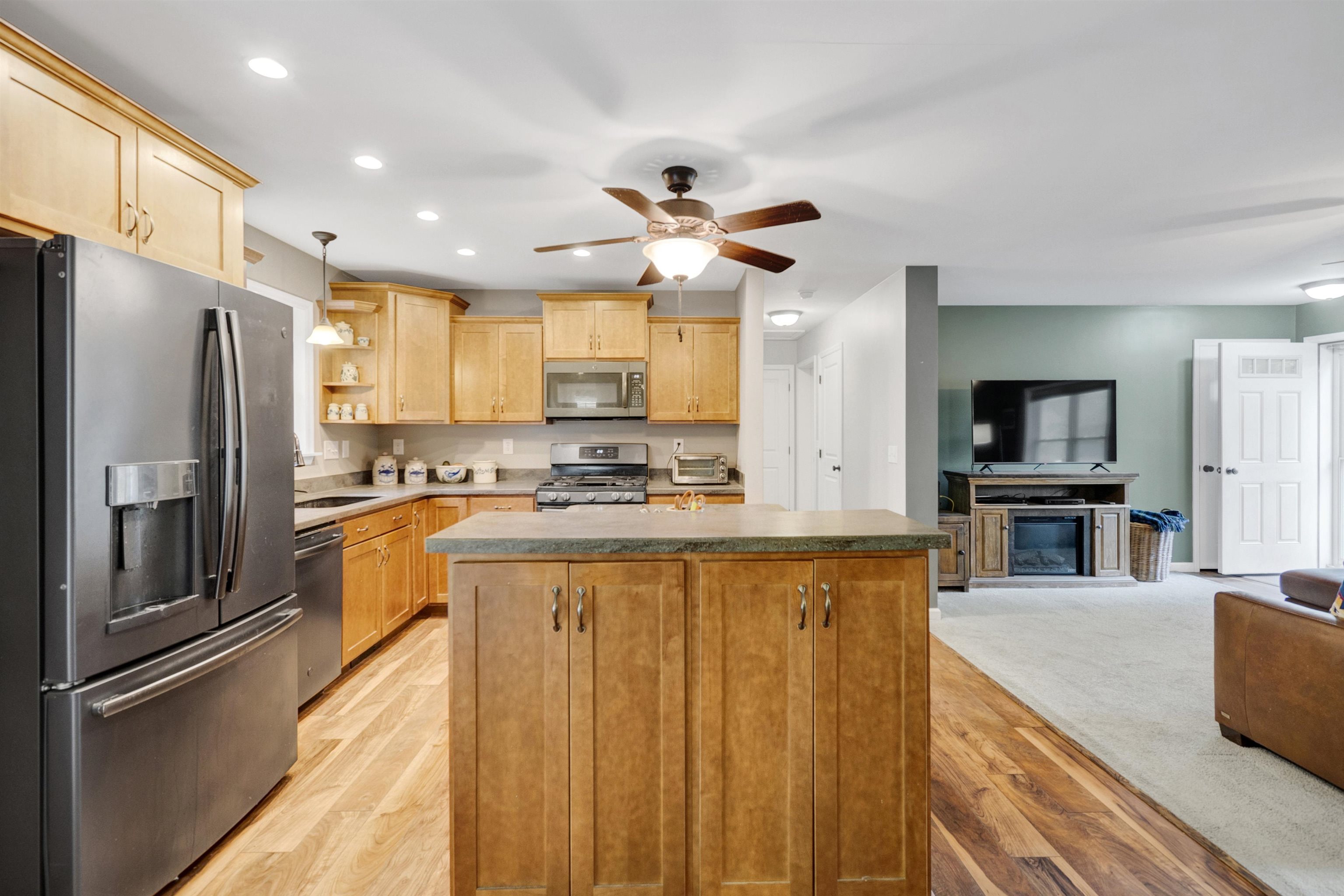 34 Raymond Road Deerfield, NH 03037 - Photo 35 of 46