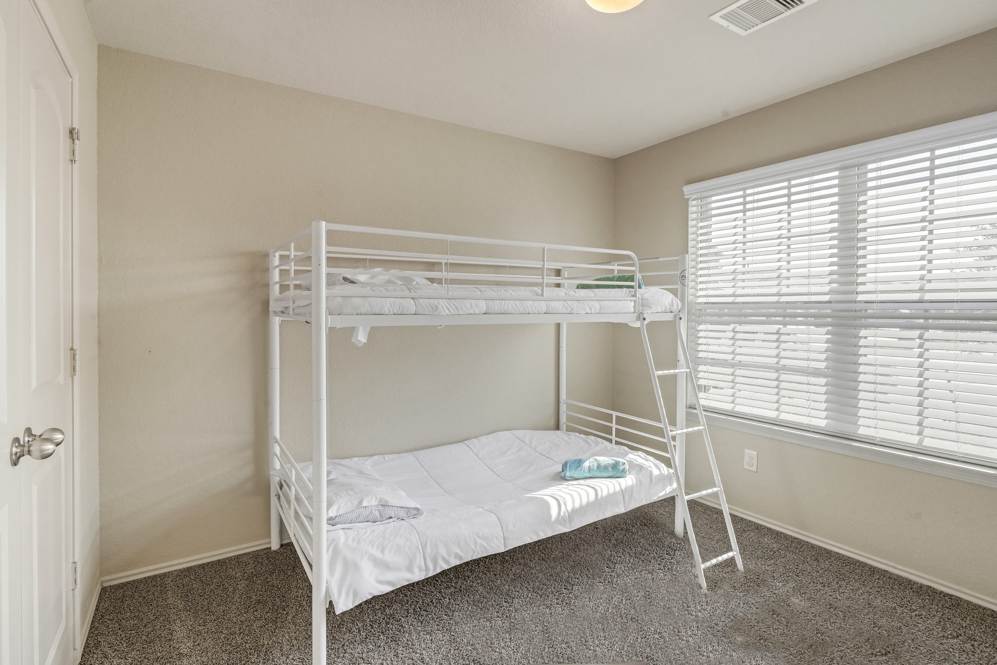1345 Lariat Rdg Trail Houston, TX 77049 - Photo 2 of 24