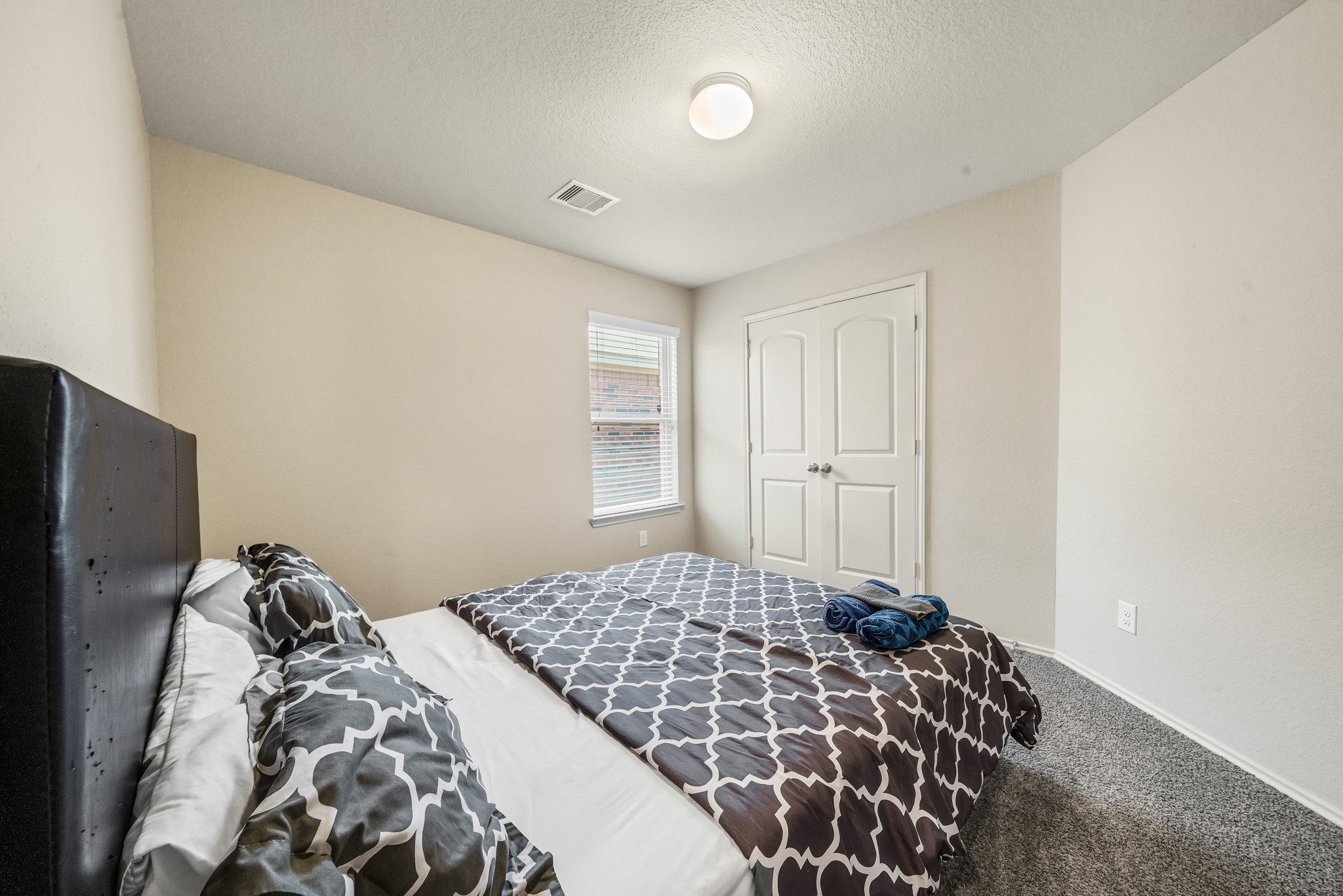 1345 Lariat Rdg Trail Houston, TX 77049 - Photo 5 of 24