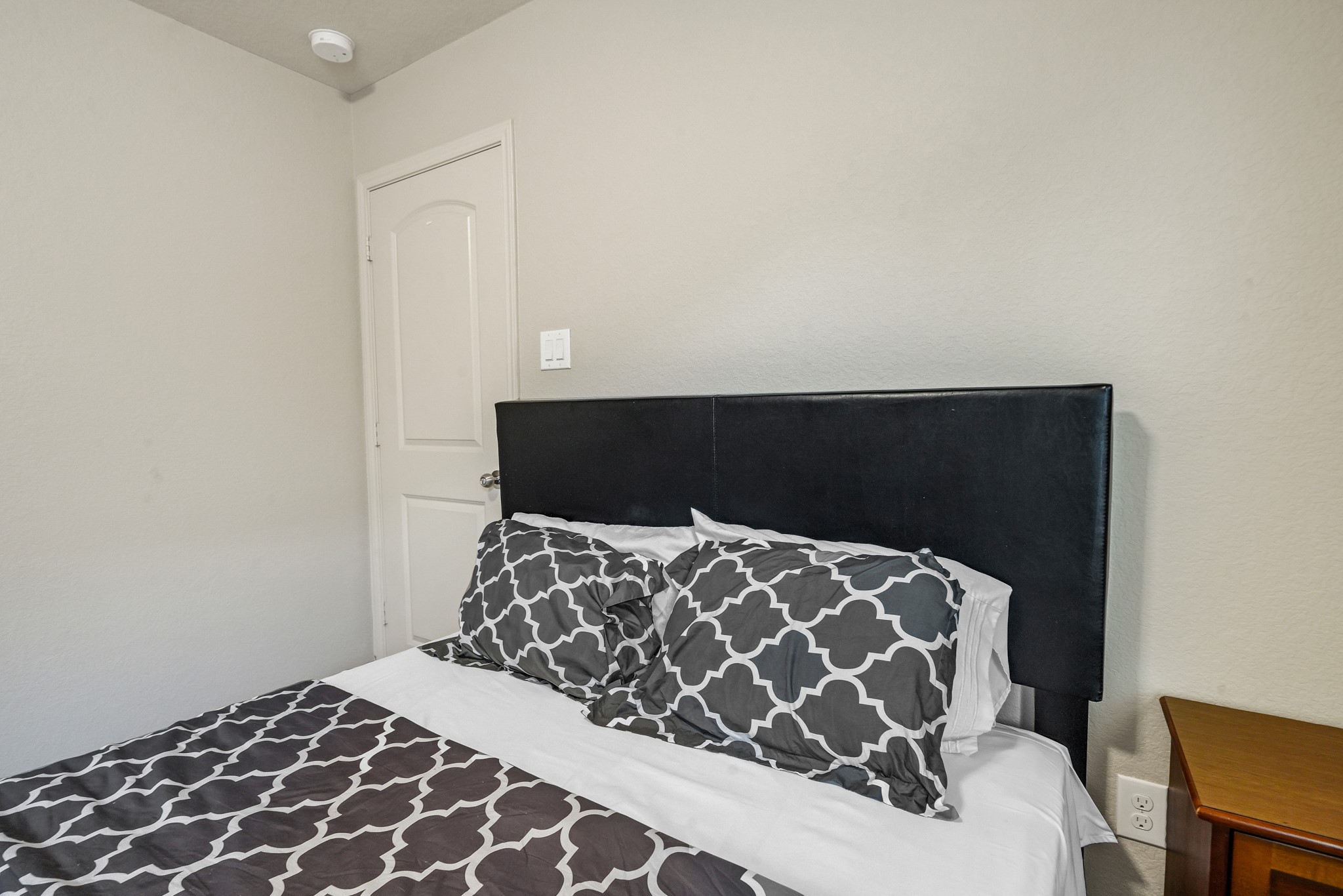 1345 Lariat Rdg Trail Houston, TX 77049 - Photo 6 of 24