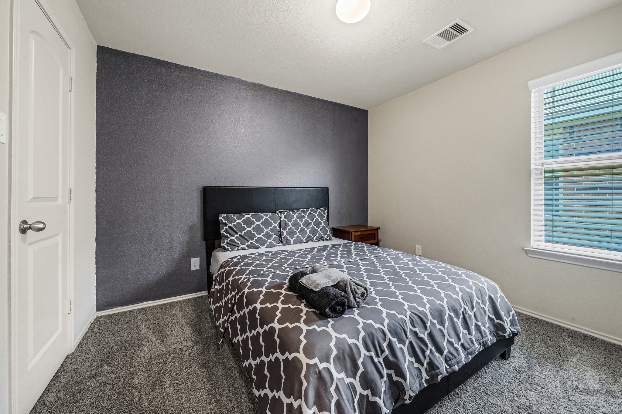 1345 Lariat Rdg Trail Houston, TX 77049 - Photo 9 of 24