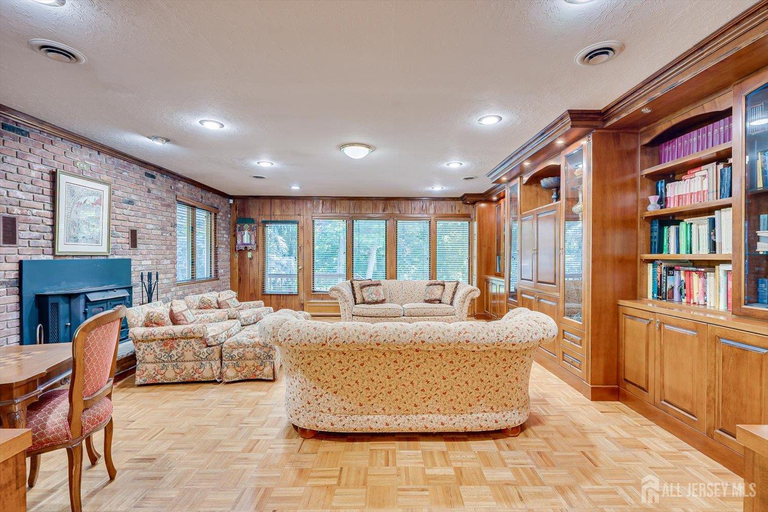 25 Marshall Drive Edison, NJ 08817 - Photo 22 of 68