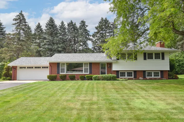 $548,000 | 12765 Winthrop Court, Brookfield, WI 53005