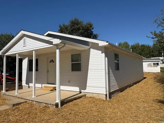 $187,000 | 112 West 2nd Street, Birdseye, IN 47513