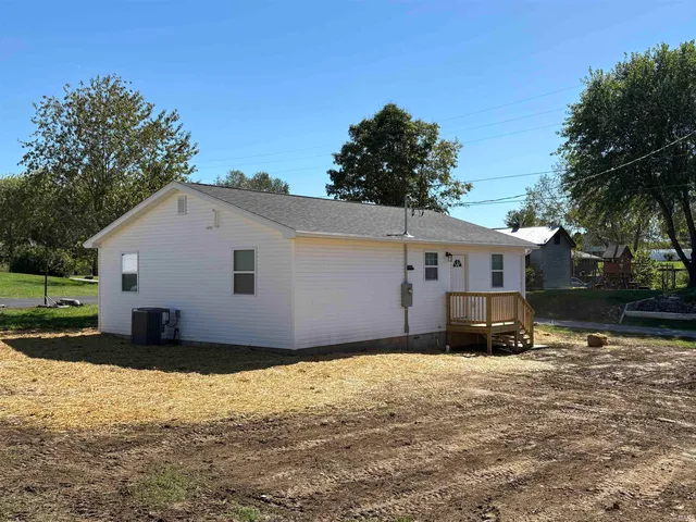 $187,000 | 112 West 2nd Street, Birdseye, IN 47513