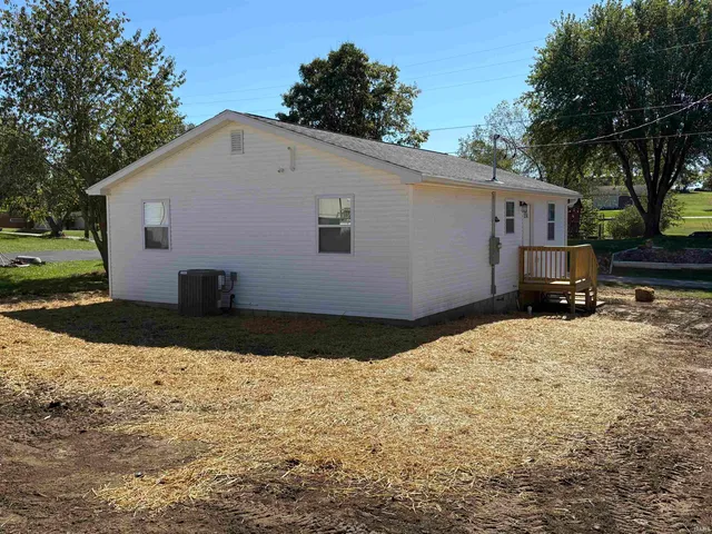$187,000 | 112 West 2nd Street, Birdseye, IN 47513