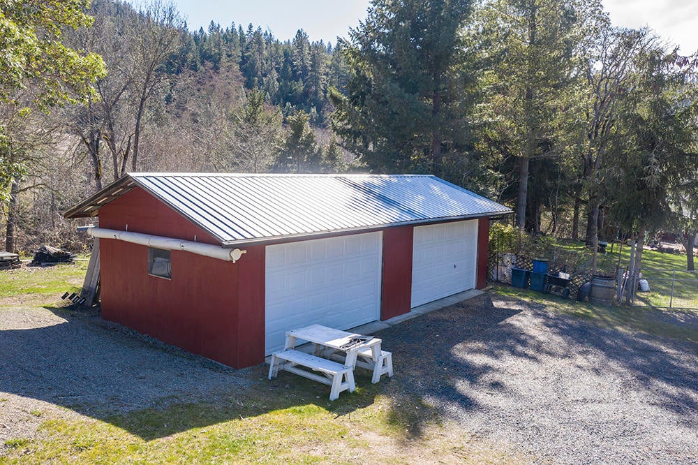 1629 Slagle Creek Road Grants Pass, OR 97527 - Photo 23 of 37 29