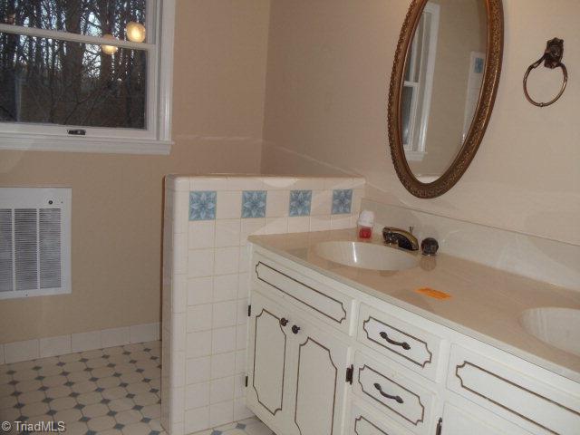 373 Don Walters Road Jefferson, NC 28640 - Photo 8 of 17 bath 2
