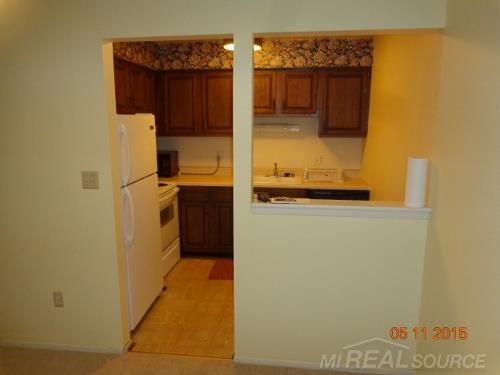 4973 East 10 Mile Road, Unit 14 Warren, MI 48091 - Photo 6 of 17 31248289-5.JPG