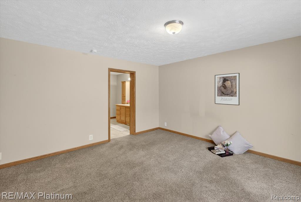 2670 East Maple Road Milford, MI 48381 - Photo 20 of 61 Gallery Image 20