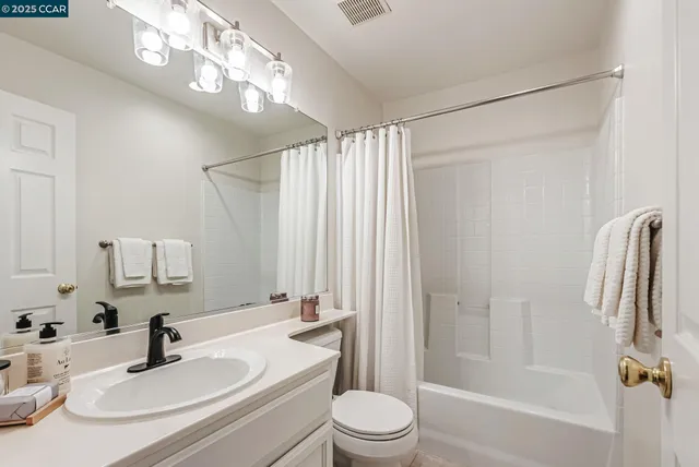 $925,000 | 10630 Roys Hill Lane, Dublin, CA 94568