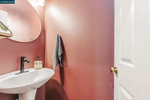 $925,000 | 10630 Roys Hill Lane, Dublin, CA 94568