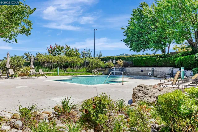 $925,000 | 10630 Roys Hill Lane, Dublin, CA 94568