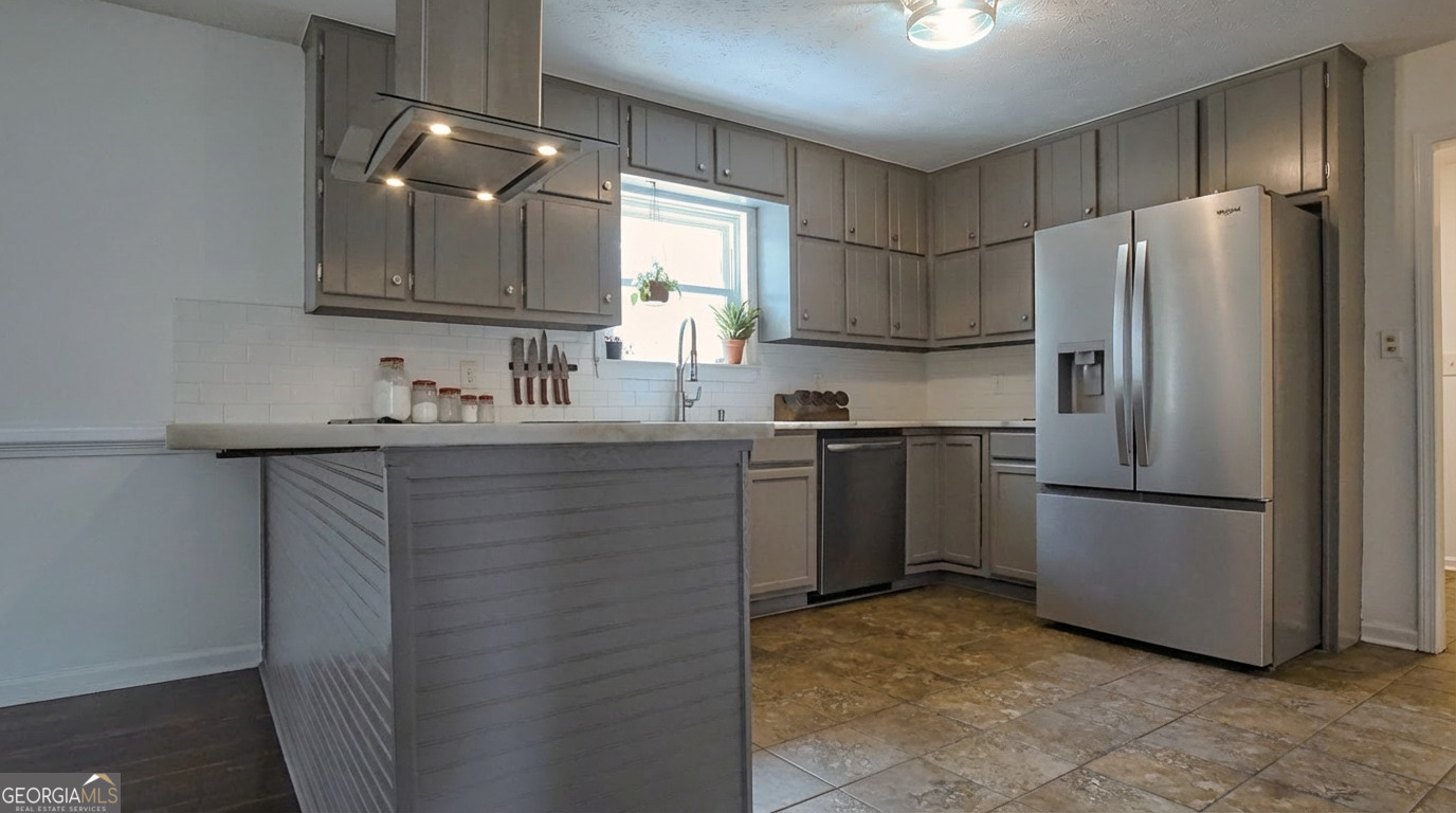 135 Dixie Lane Covington, GA 30014 - Photo 25 of 85 Kitchen