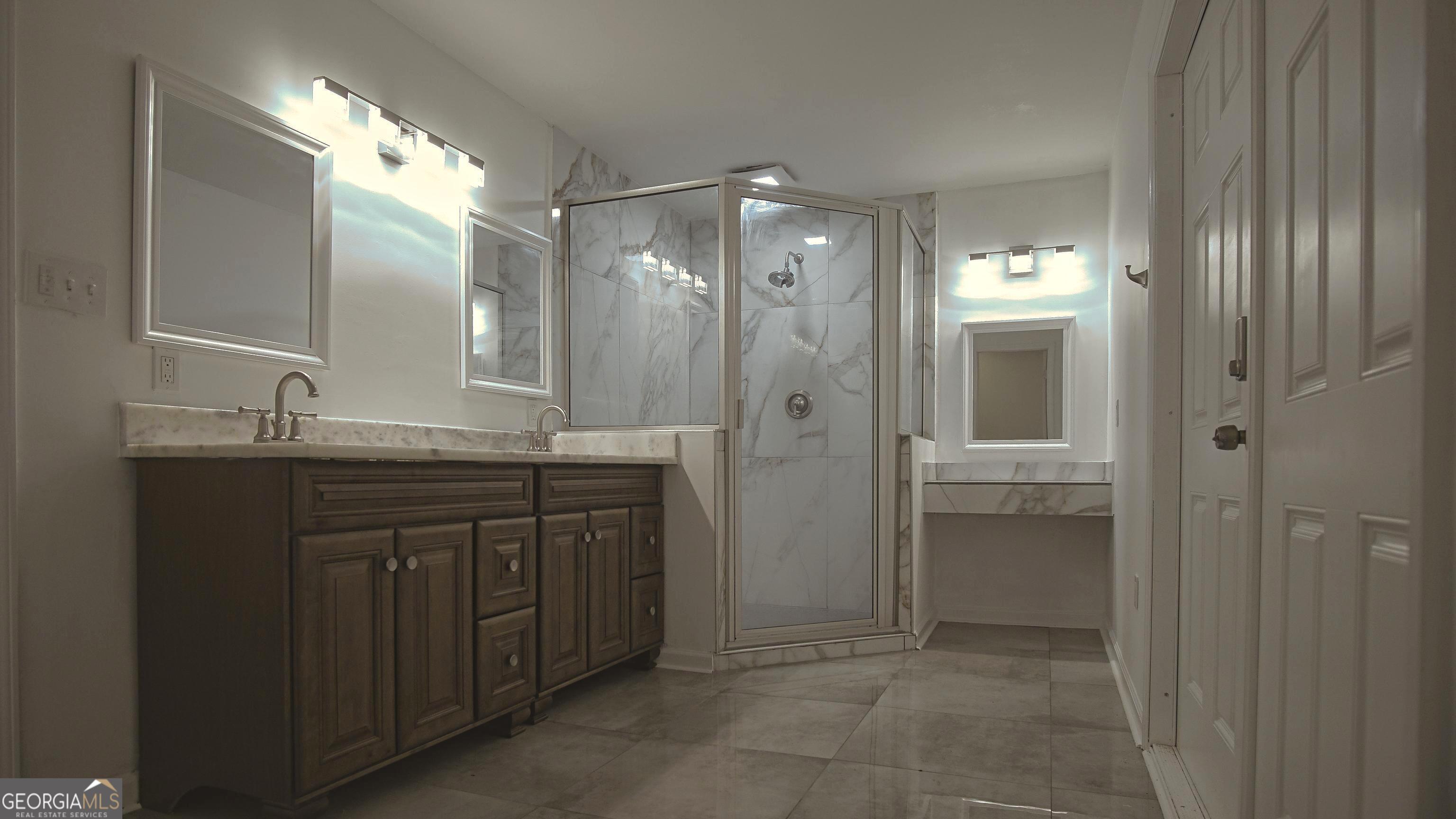 135 Dixie Lane Covington, GA 30014 - Photo 35 of 85 Master Bathroom
