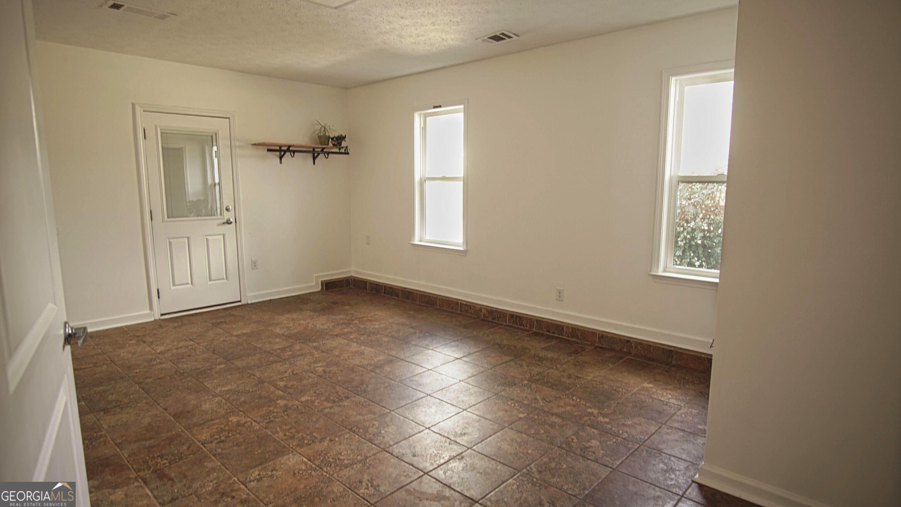 135 Dixie Lane Covington, GA 30014 - Photo 53 of 85 5th Bedroom, Office, Playroom or Hair Salon