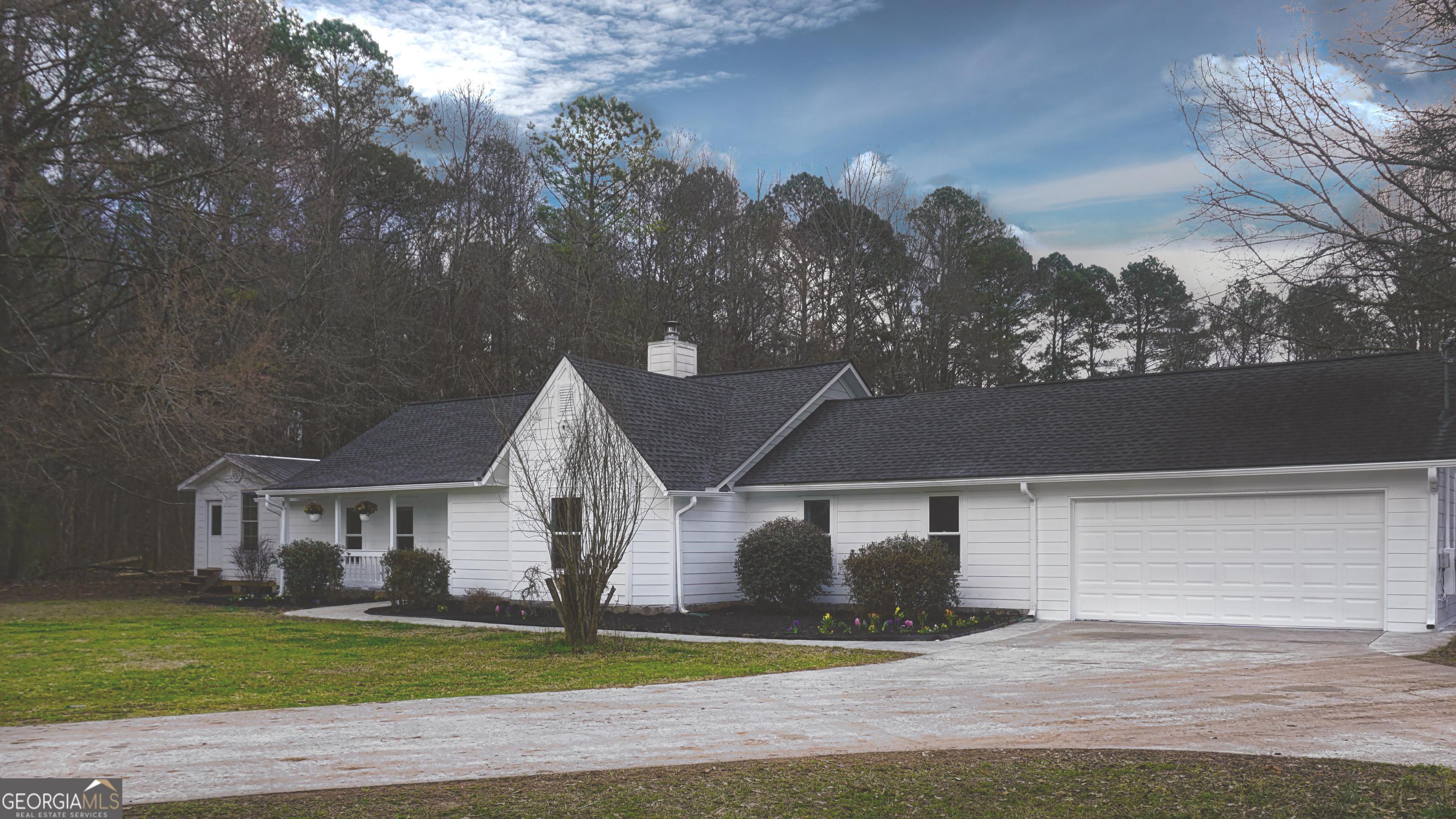 135 Dixie Lane Covington, GA 30014 - Photo 6 of 85 Front of Home