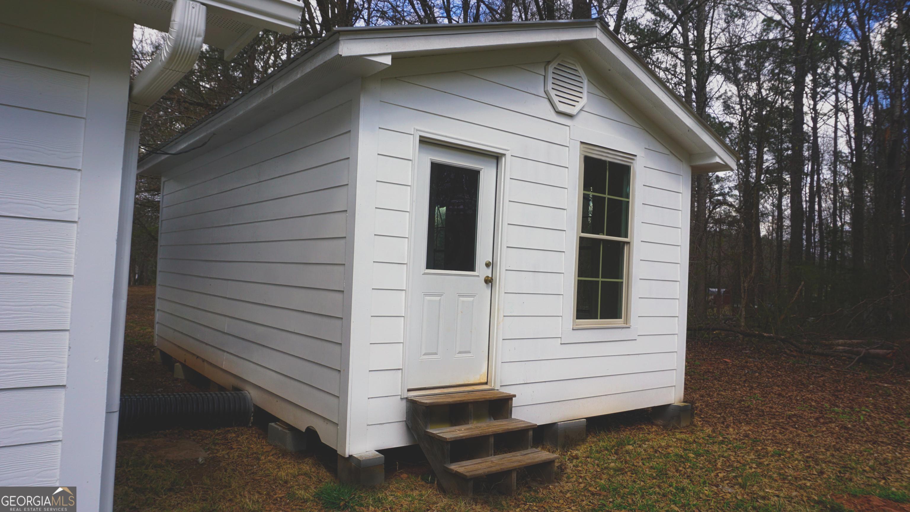 135 Dixie Lane Covington, GA 30014 - Photo 61 of 85 Detached Bldg - Home School/Craft Rm/Man Cave/She Shed
