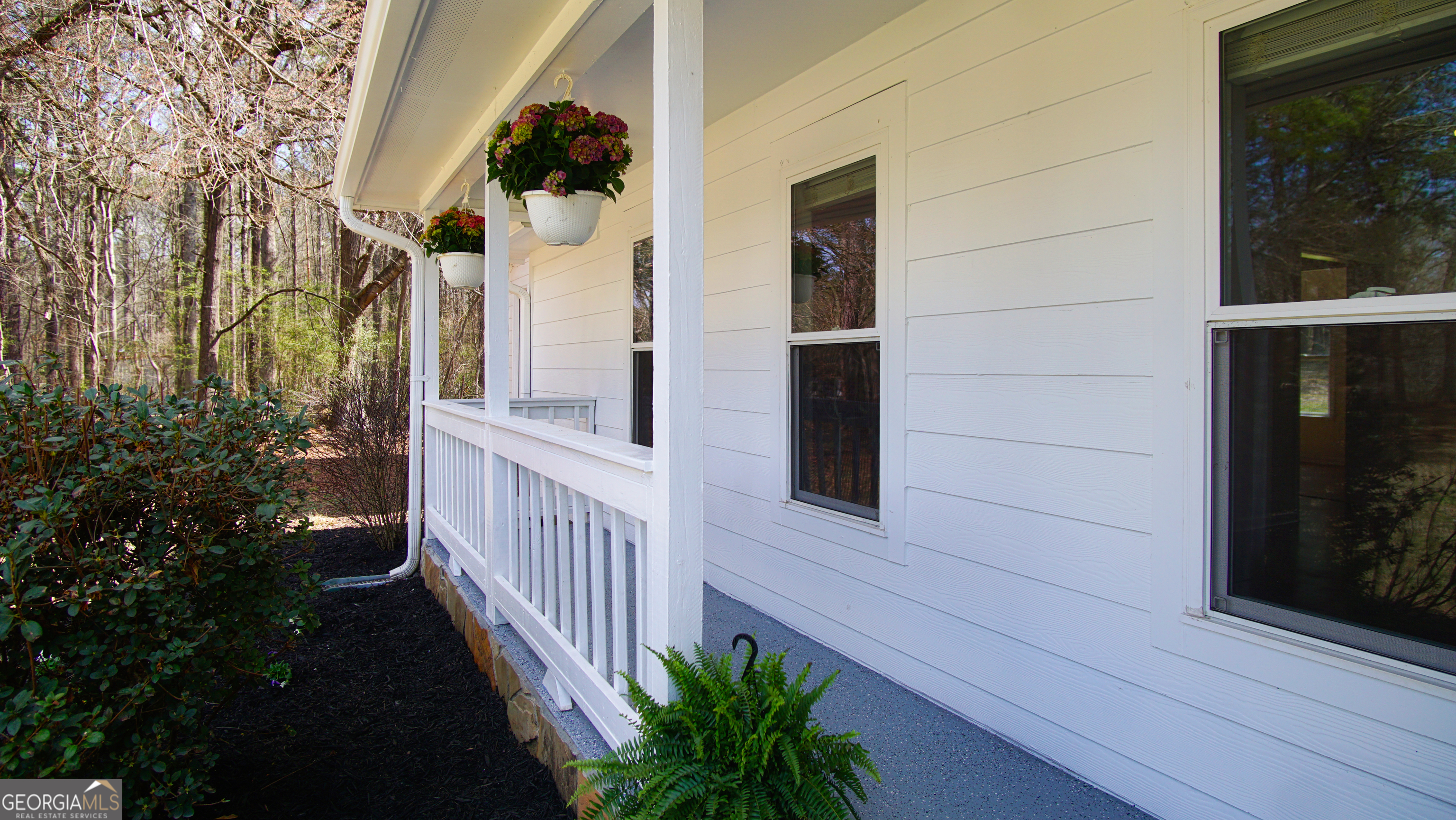 135 Dixie Lane Covington, GA 30014 - Photo 9 of 85 Front Porch