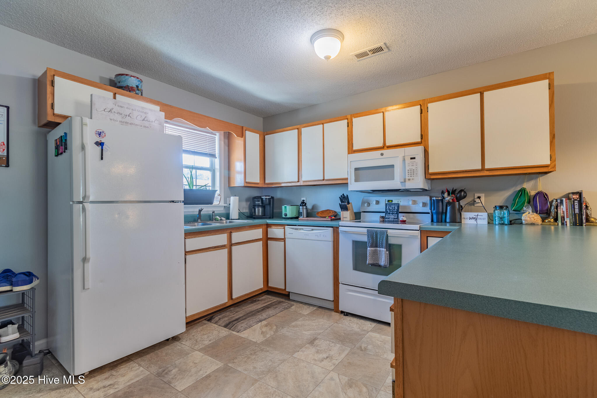 601 Peletier Loop Road, Unit E28 Swansboro, NC 28584 - Photo 5 of 29 IMG_9689-HDR