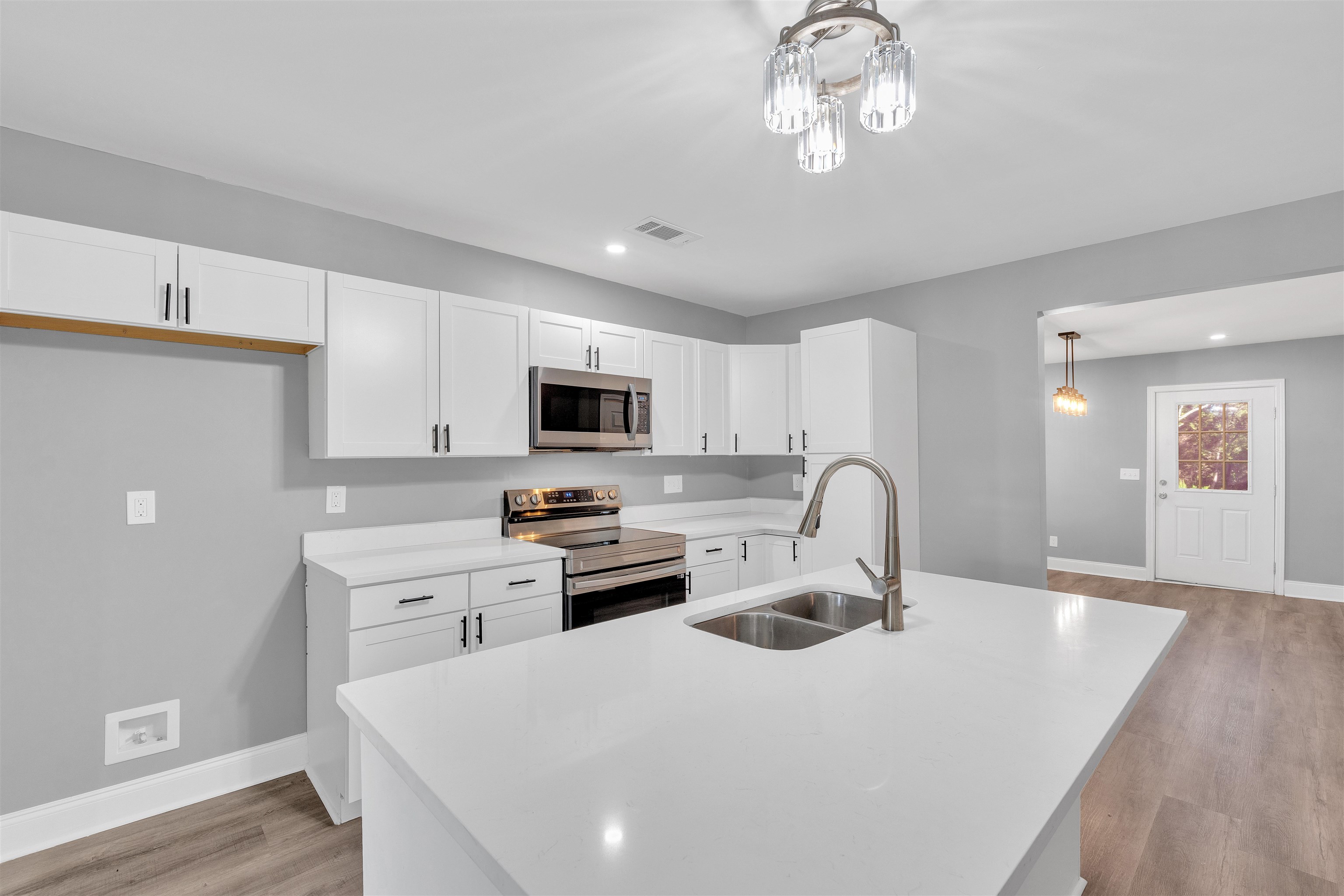 355 State Rd S-11-199 Gaffney, SC 29340 - Photo 9 of 40 Kitchen