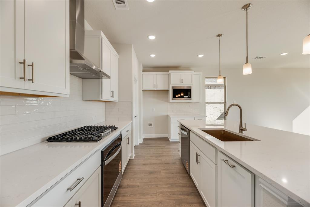1916 Beeflower Street Celina, TX 75009 - Photo 5 of 26 Representative Photo