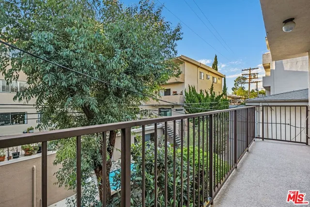 $3,300 | 1951 Malcolm Avenue, Unit 206, Los Angeles, CA 90025