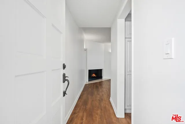 $3,300 | 1951 Malcolm Avenue, Unit 206, Los Angeles, CA 90025