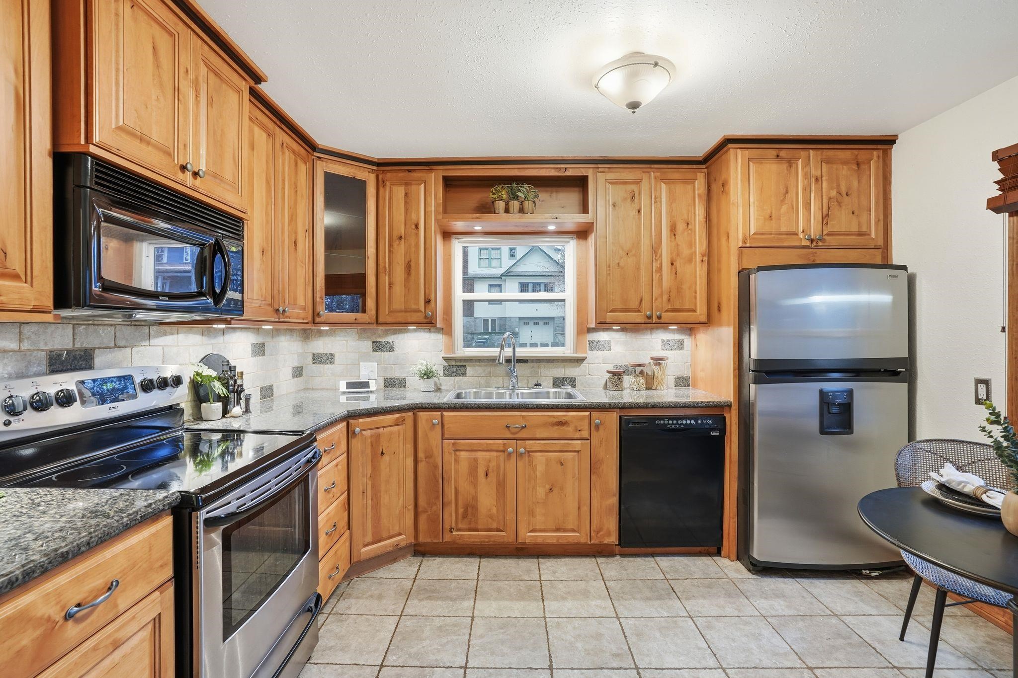 2128 South Post Street Spokane, WA 99203 - Photo 9 of 28 Gallery Image 9