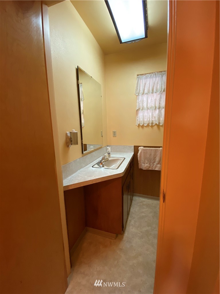 3129 Virginia Way Longview, WA 98632 - Photo 19 of 24 Gallery Image 19