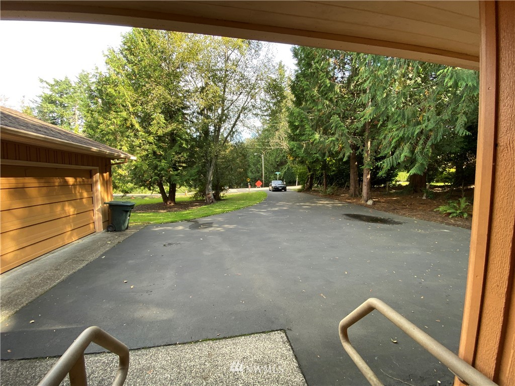 3129 Virginia Way Longview, WA 98632 - Photo 3 of 24 Gallery Image 3