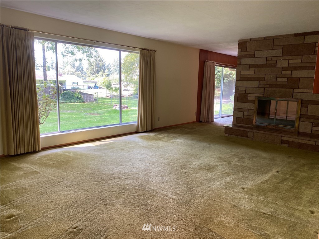 3129 Virginia Way Longview, WA 98632 - Photo 4 of 24 Gallery Image 4