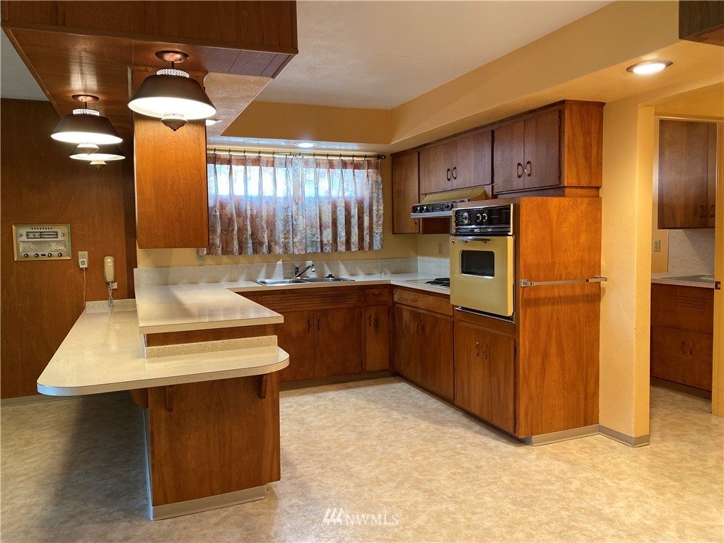 3129 Virginia Way Longview, WA 98632 - Photo 8 of 24 Gallery Image 8