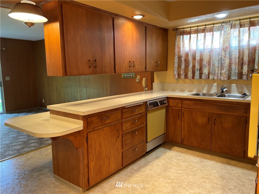 3129 Virginia Way Longview, WA 98632 - Photo 10 of 24 Gallery Image 10