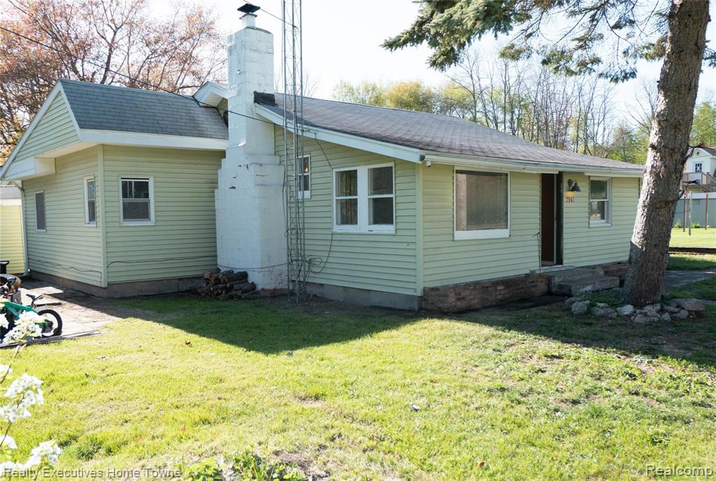 7961 Lakeshore Road Fort Gratiot, MI 48059 - Photo 1 of 37