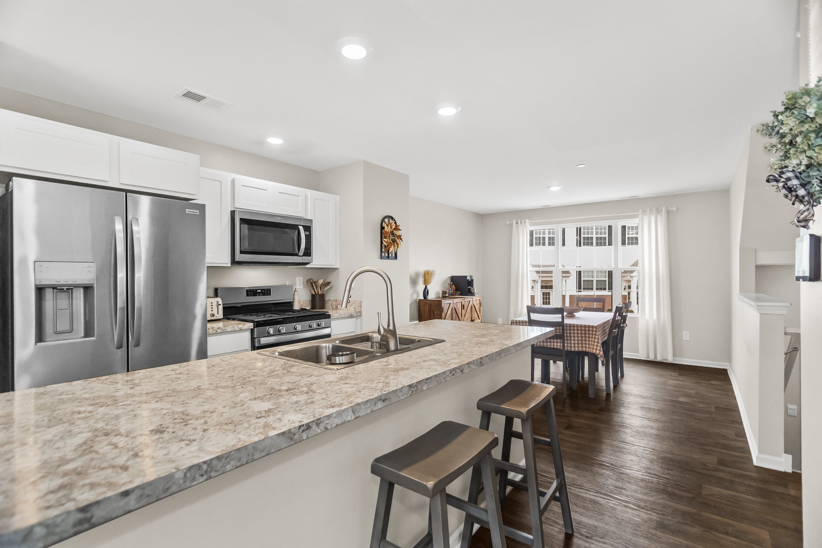 3745 Bailey Road Yorkville, IL 60560 - Photo 3 of 22