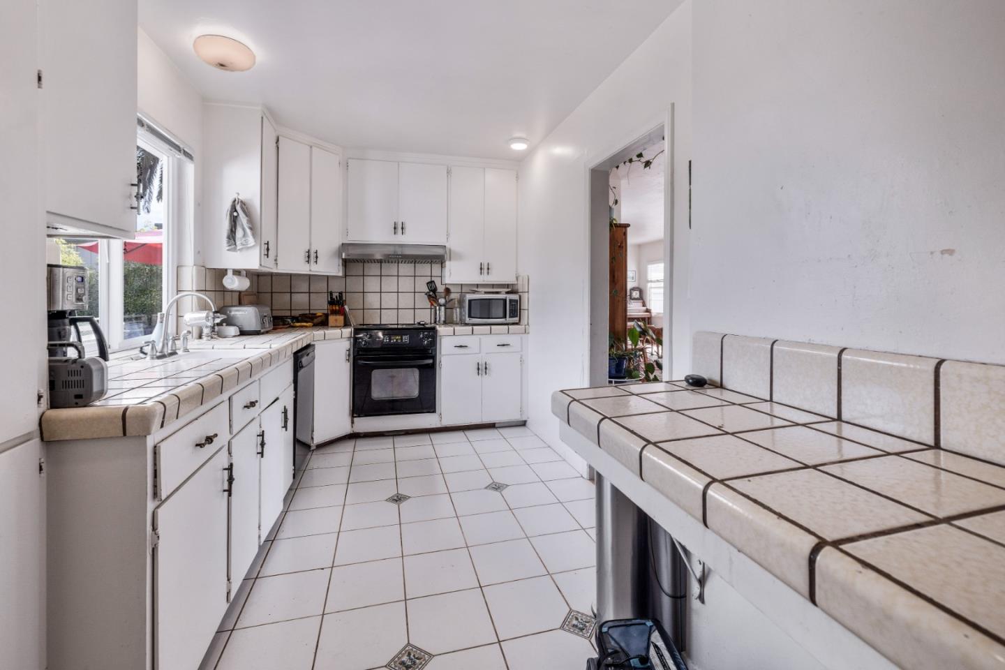 346 Spring Street Santa Cruz, CA 95060 - Photo 8 of 15 Gallery Image 8