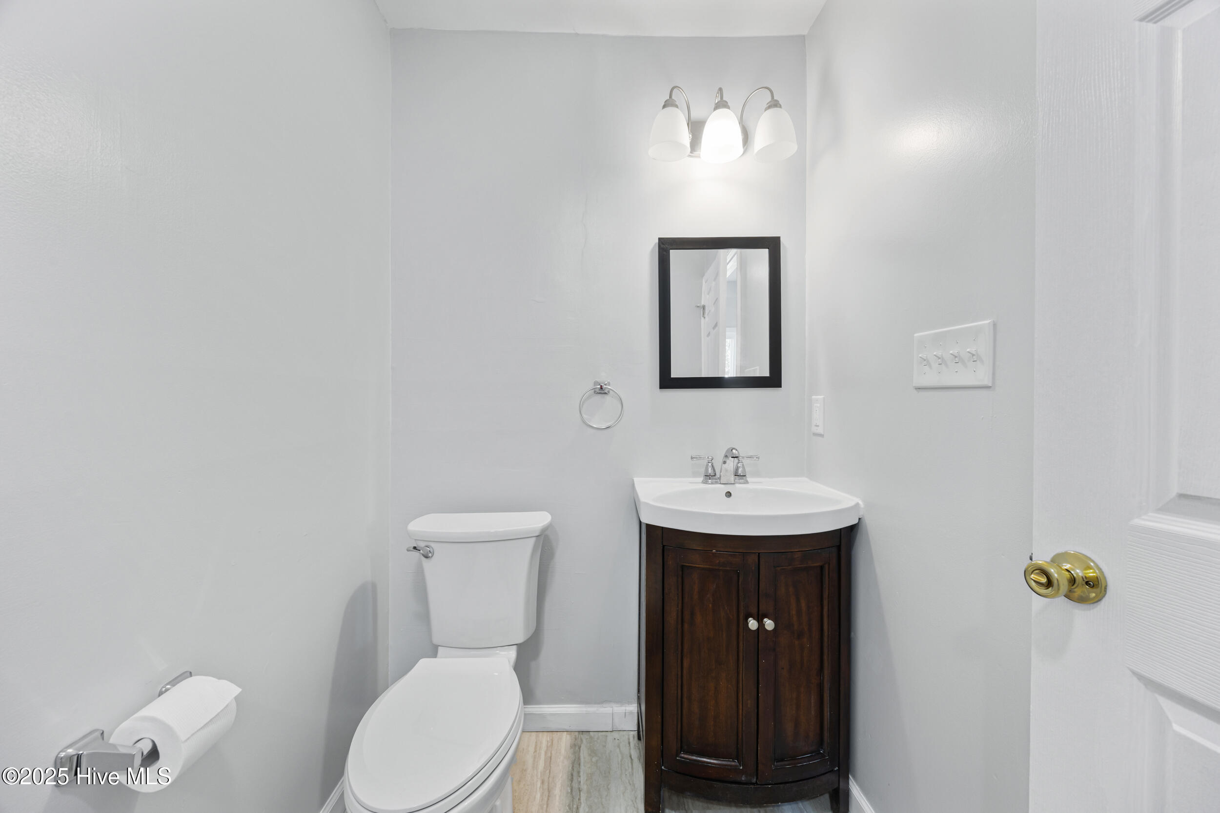 115 Pine Street Hertford, NC 27944 - Photo 13 of 24 Primary bathroom