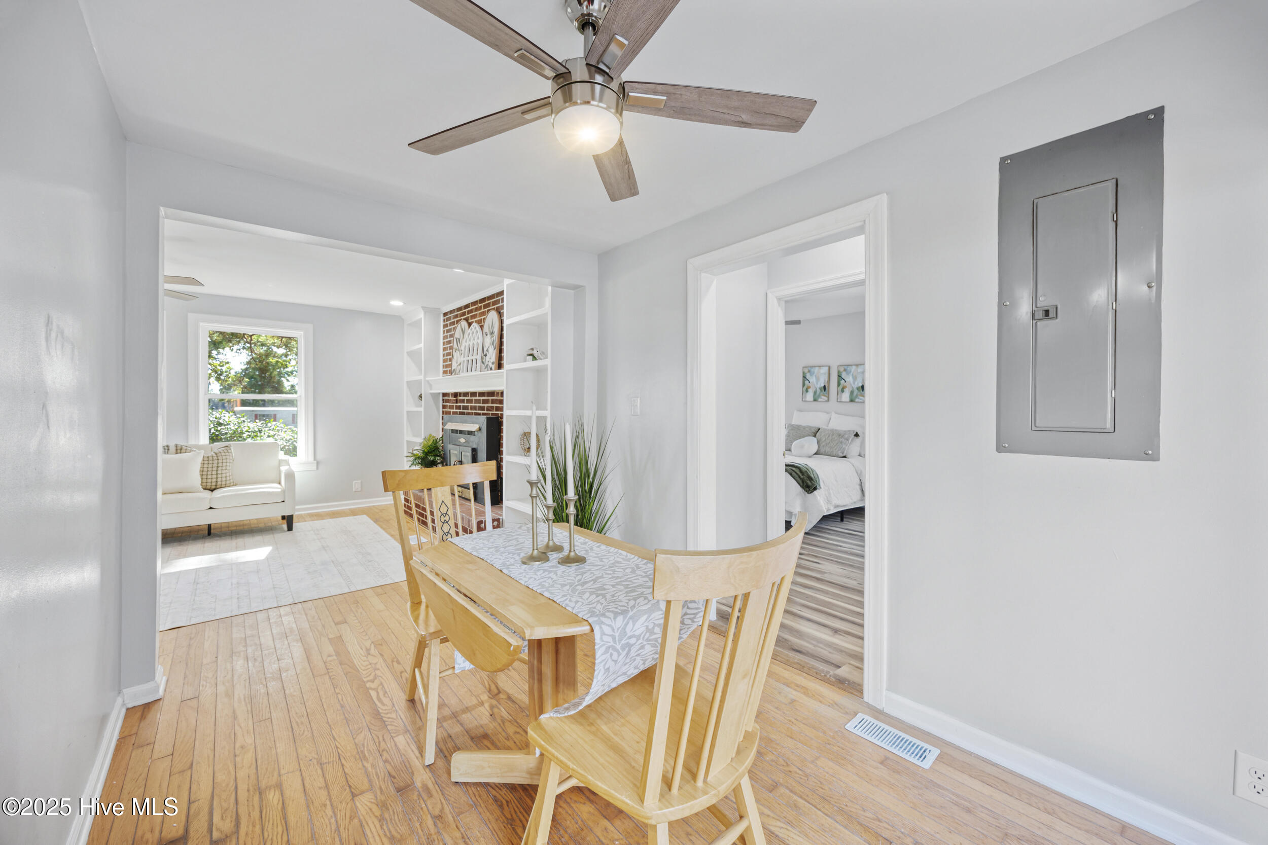 115 Pine Street Hertford, NC 27944 - Photo 7 of 24 Dining Area