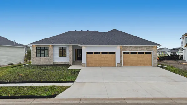 $1,045,900 | 5541 31st Street South, Fargo, ND 58104
