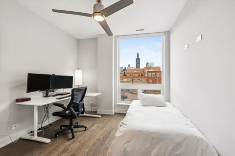 $899,000 | 236 South Racine Avenue, Unit 304, Chicago, IL 60607