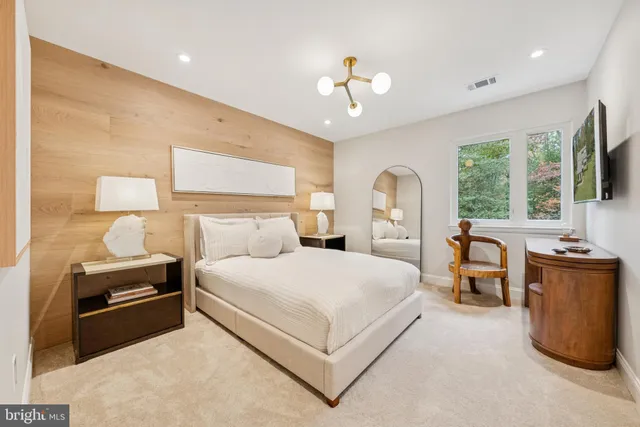 $1,875,000 | 11000 Oakton Woods Way, Oakton, VA 22124