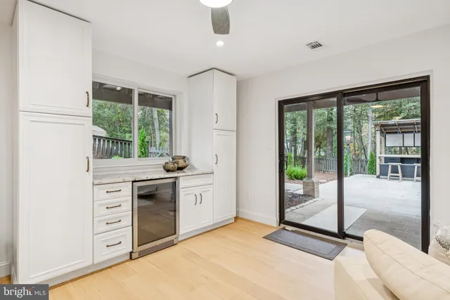 $1,875,000 | 11000 Oakton Woods Way, Oakton, VA 22124