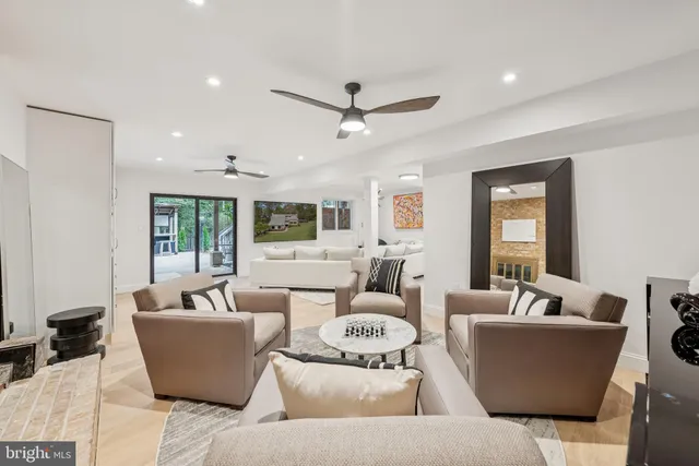 $1,875,000 | 11000 Oakton Woods Way, Oakton, VA 22124