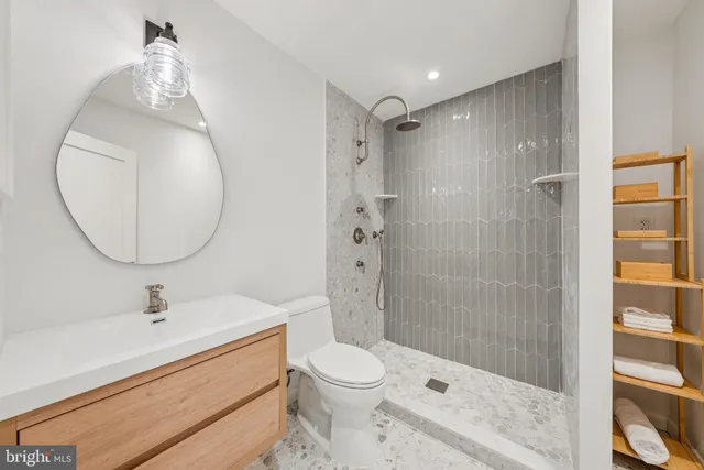 $1,875,000 | 11000 Oakton Woods Way, Oakton, VA 22124