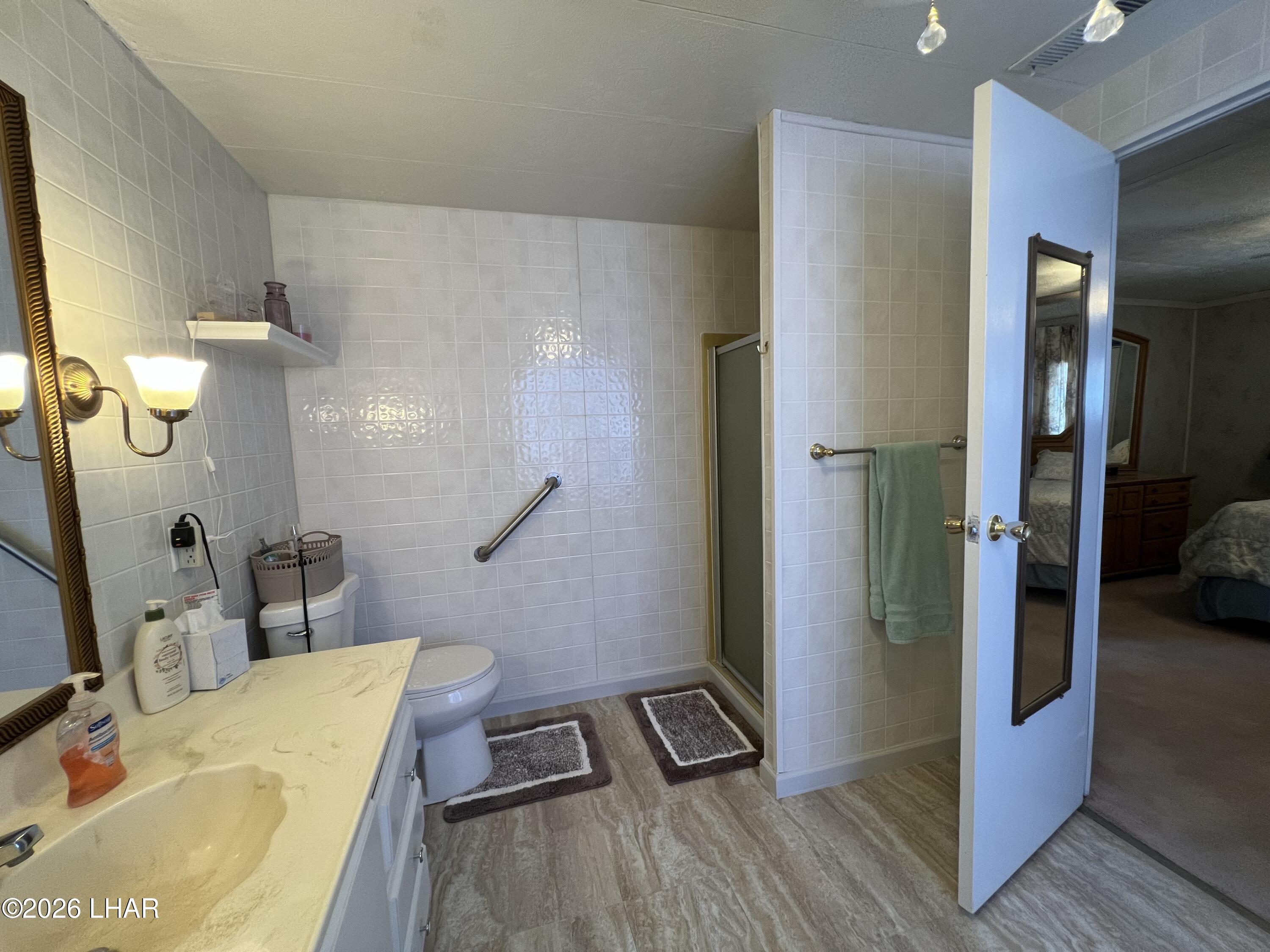 776 Granada Drive Quartzsite, AZ 85346 - Photo 25 of 39 Primary Bathroom