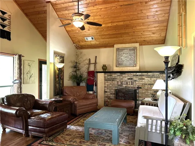 $383,000 | 1107 East 5th Street, Natchitoches, LA 71457