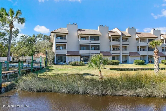 $339,900 | 1307 River Hills Circle East, Unit 9, Jacksonville, FL 32211