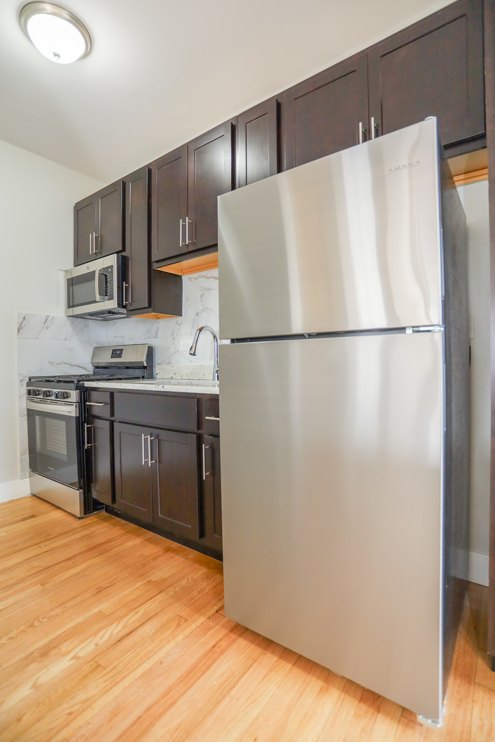 2712 North Milwaukee Avenue, Unit 210 Chicago, IL 60647 - Photo 3 of 10